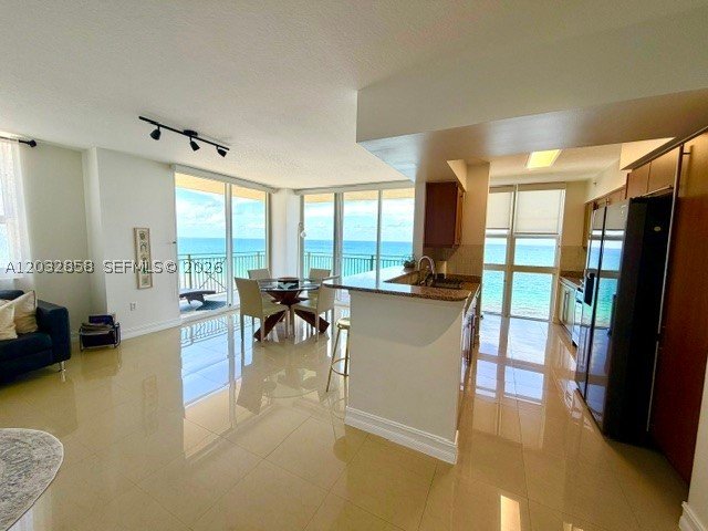 Apartment for rent at 2080 Ocean Drive 1512