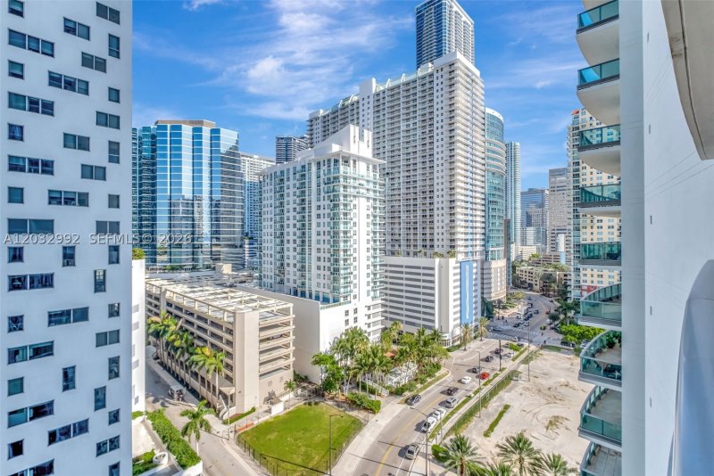 Condo for sale at Jade Brickell 1504