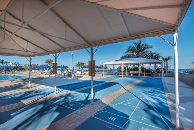 Comprar apartamento no Parker Plaza Estates 1706
