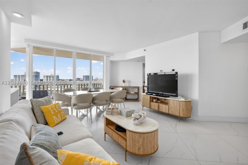Apartment for rent at 1000 Williams Island 1410