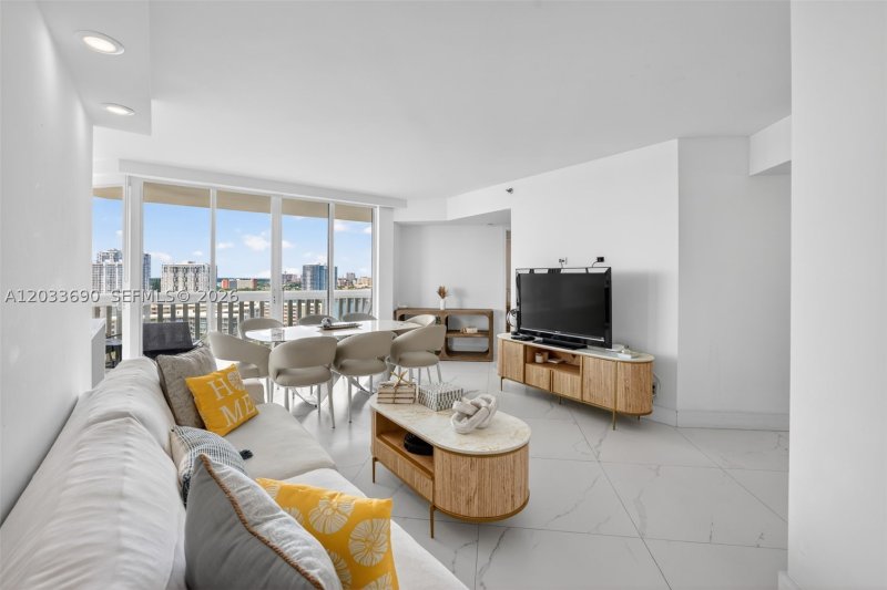 Apartment for rent at 1000 Williams Island 1410