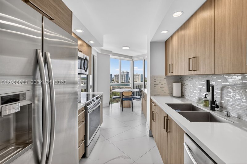 Apartment for rent at 1000 Williams Island 1410