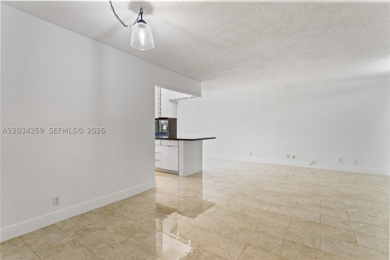 Condo for sale at Plaza of the Americas 429