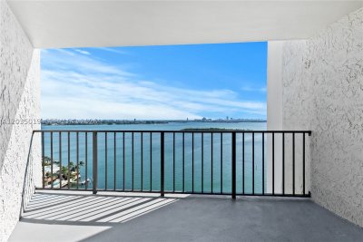 Comprar apartamento no The Cricket Club 2204