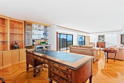 Comprar apartamento no The Cricket Club 2204