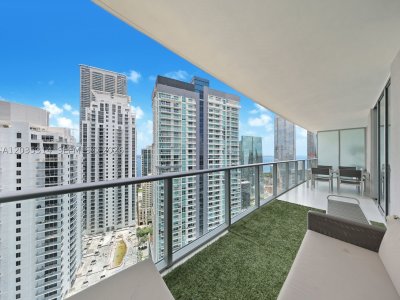 Aluguel de apartamento no 1100 Millecento 3411