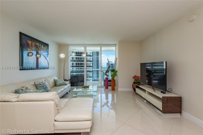 Aluguel de apartamento no Beach Club Two 2410