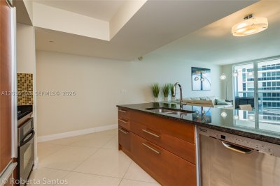 Aluguel de apartamento no Beach Club Two 2410