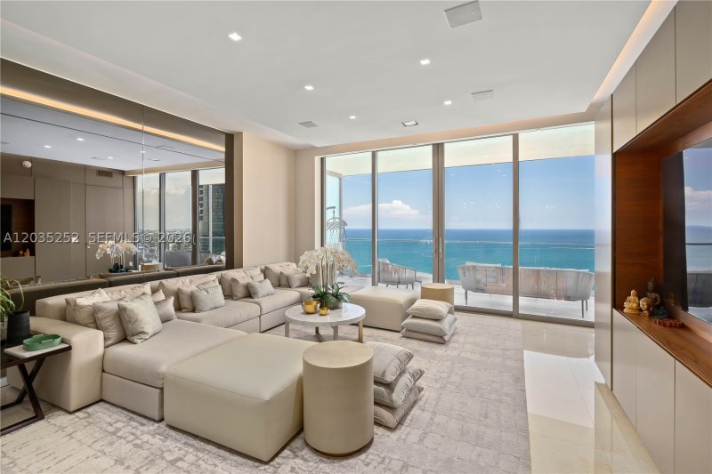 Condo for sale at Residences by Armani / Casa 3603