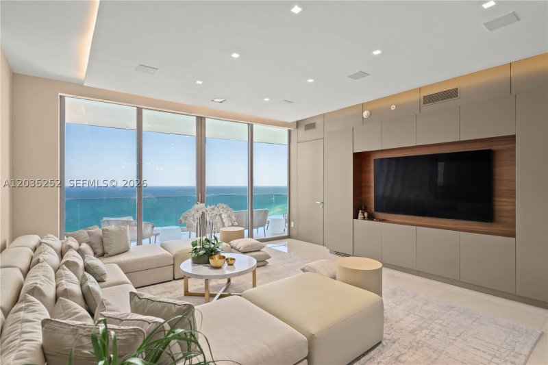 Condo for sale at Residences by Armani / Casa 3603