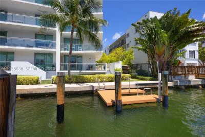 Comprar apartamento no Riva Bay Harbor 101