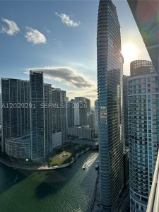 Comprar apartamento no One Miami East Tower 4119