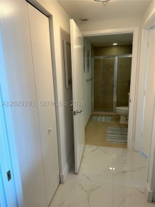 Comprar apartamento no One Miami East Tower 4119