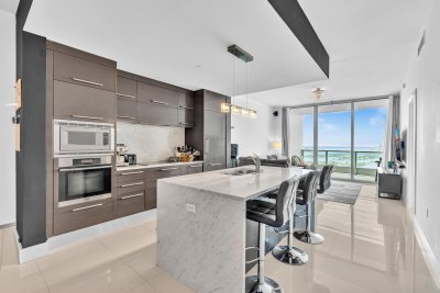 Comprar apartamento no 900 Biscayne 4703