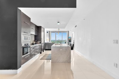 Comprar apartamento no 900 Biscayne 4703