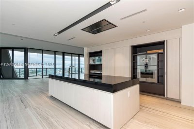 Comprar apartamento en One Thousand Museum 4802