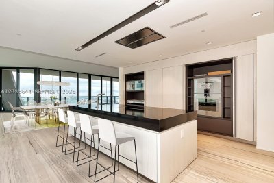 Comprar apartamento en One Thousand Museum 4802