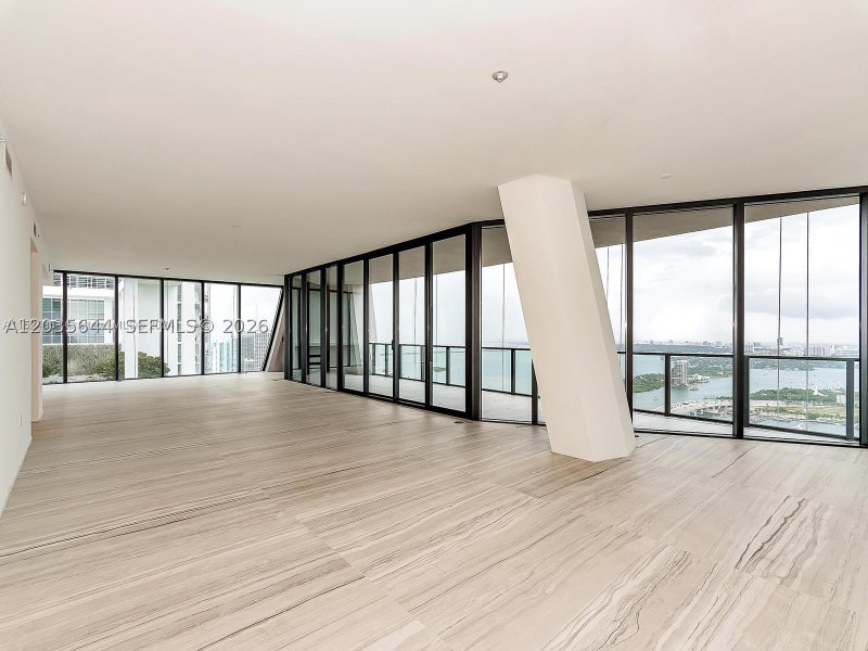 Comprar apartamento en One Thousand Museum 4802