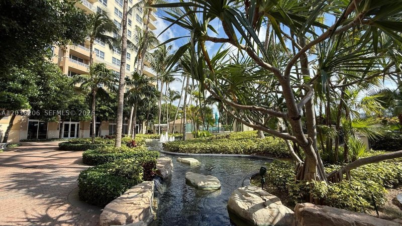 Aluguel de apartamento no Turnberry On The Green 1212
