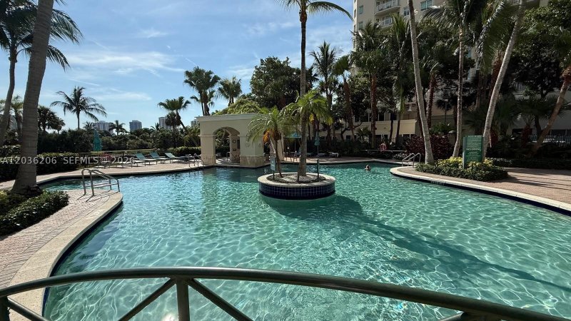 Aluguel de apartamento no Turnberry On The Green 1212