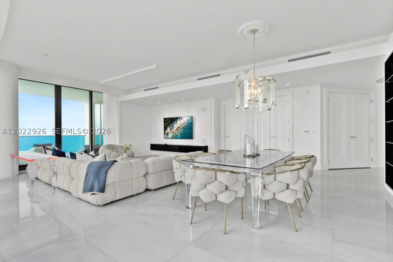 Comprar apartamento no The Estates at Acqualina 1801