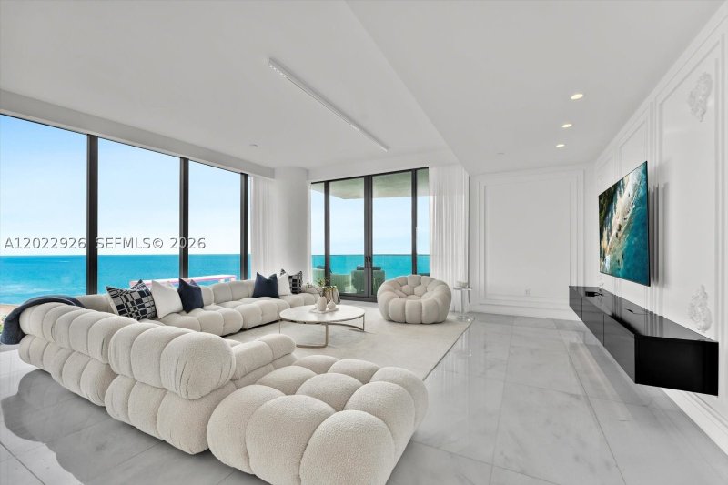 Comprar apartamento no The Estates at Acqualina 1801