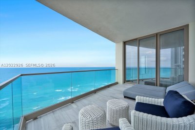 Comprar apartamento no The Estates at Acqualina 1801