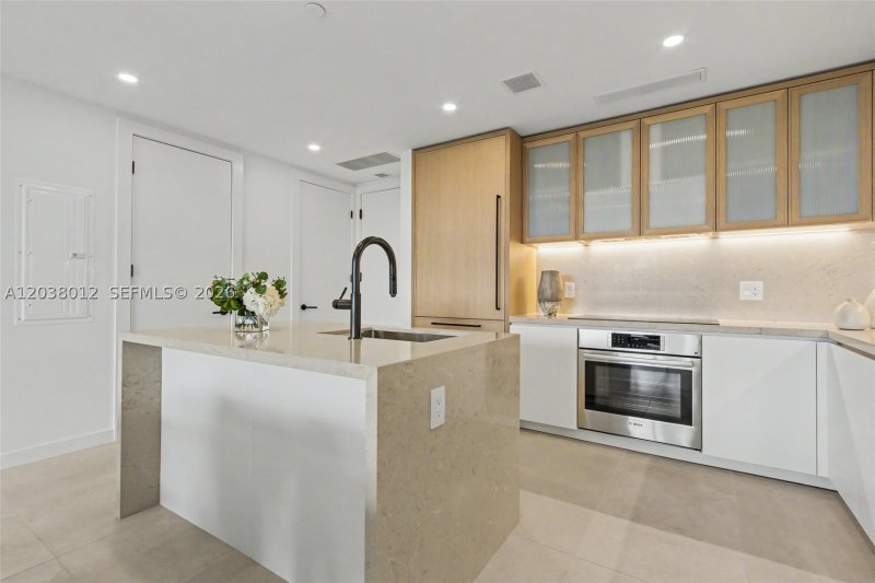 Condo for sale at 2200 Brickell 219