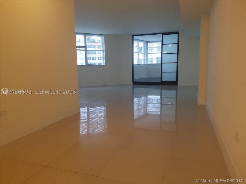 Apartment for rent at Four Ambassadors 765