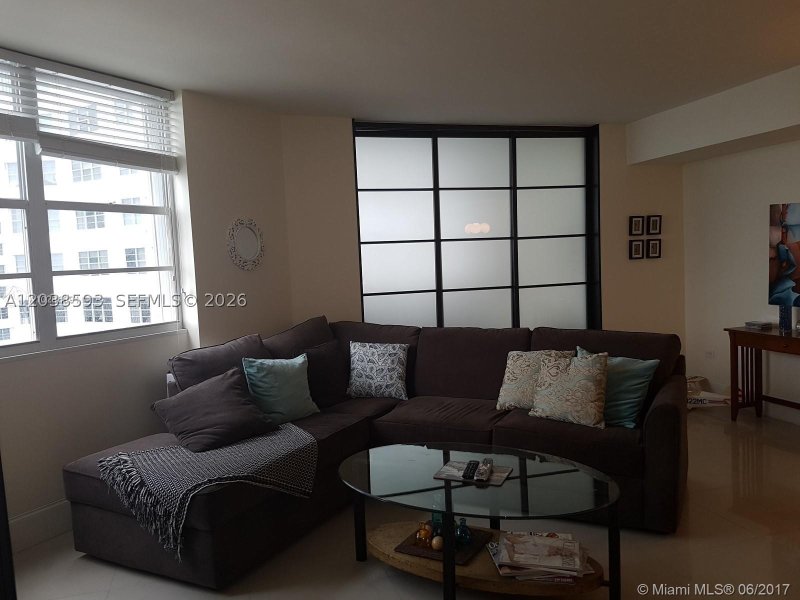 Apartment for rent at Four Ambassadors 765