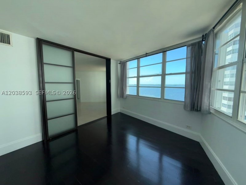 Apartment for rent at Four Ambassadors 765