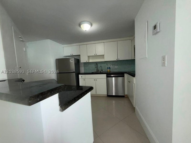 Apartment for rent at Four Ambassadors 765