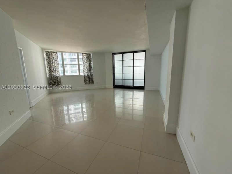 Apartment for rent at Four Ambassadors 765
