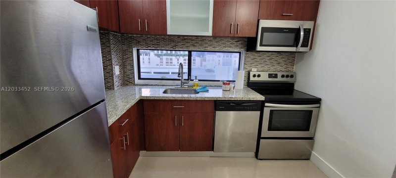 Condo for sale at Plaza of the Americas 815