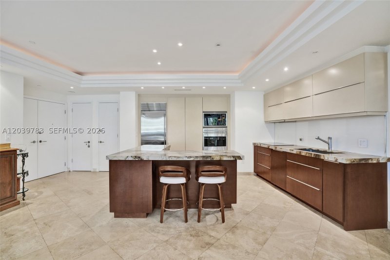 Condo for sale at Majestic Tower 402