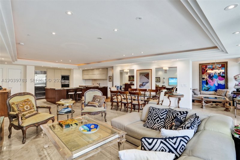 Condo for sale at Majestic Tower 402