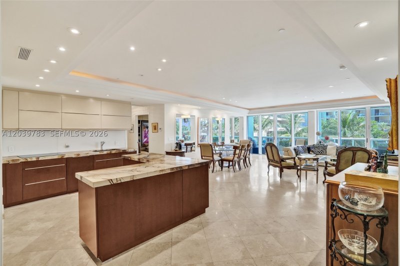 Condo for sale at Majestic Tower 402