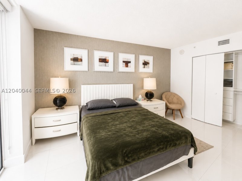Alquiler de apartamento en St Tropez I II and III 2-504–Lanai