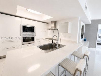 Alquiler de apartamento en St Tropez I II and III 2-504–Lanai