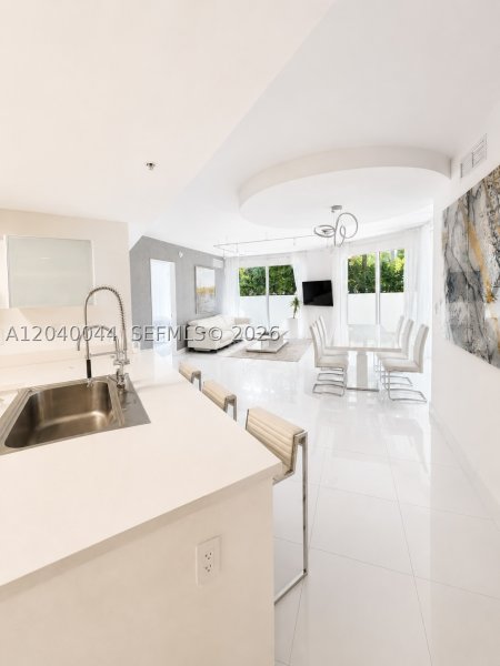 Alquiler de apartamento en St Tropez I II and III 2-504–Lanai
