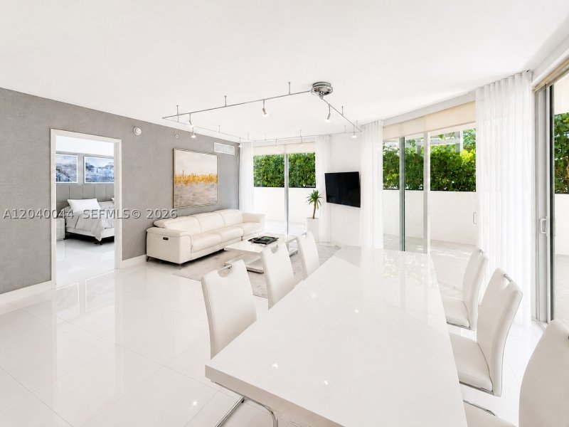 Alquiler de apartamento en St Tropez I II and III 2-504–Lanai