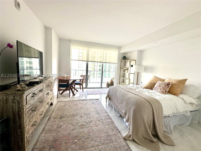 Apartment for rent at Brickell House Condo 2106
