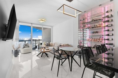 Platinum Condo Apt #904