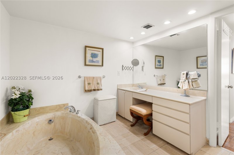 Apartment for rent at Cape Florida Club 611
