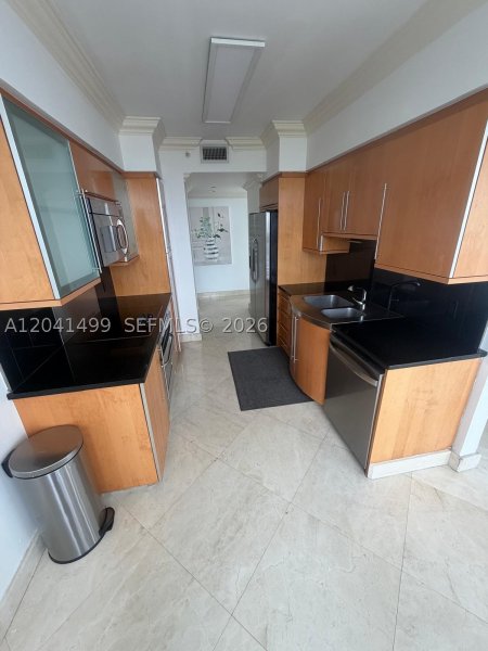 Alquiler de apartamento en Akoya 1707