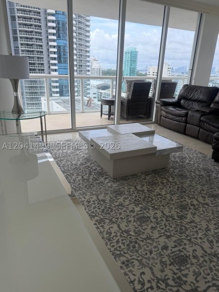 Alquiler de apartamento en Akoya 1707