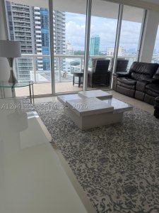 Alquiler de apartamento en Akoya 1707