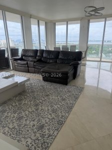 Alquiler de apartamento en Akoya 1707