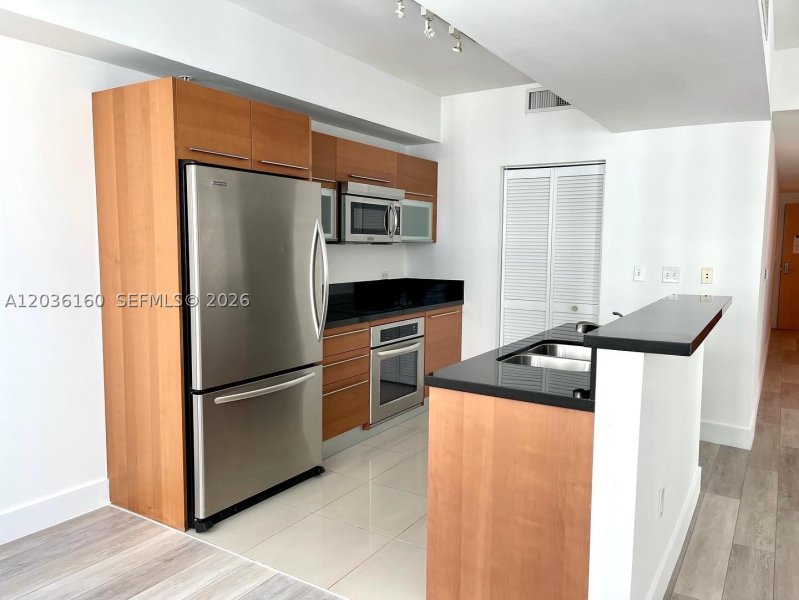 Condo for sale at Vizcayne South Tower 2108