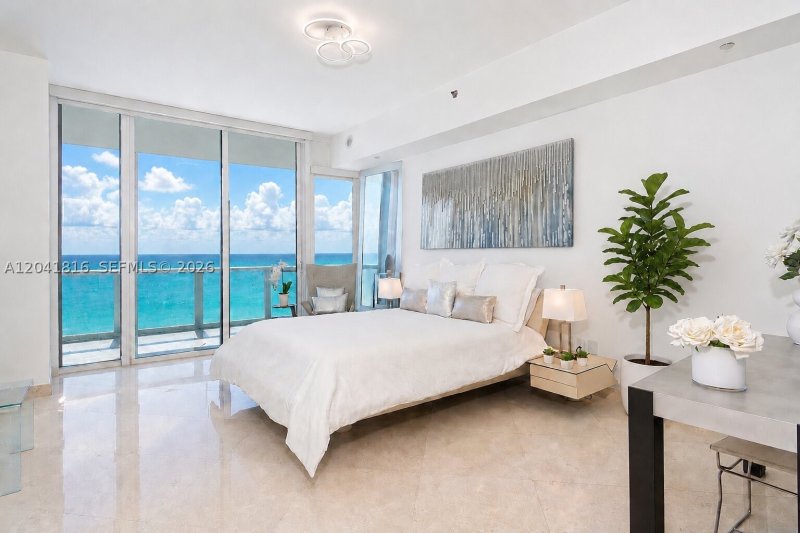 Condo for sale at Continuum I South 1507